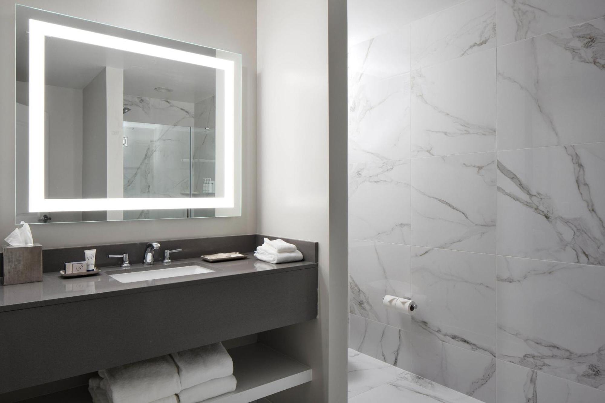 Bay View, Guest room, 1 King